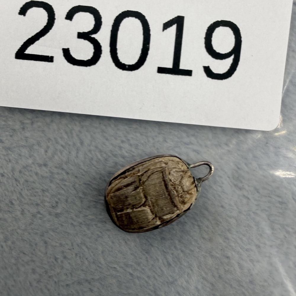 Vintage Carved Scarab Beetle Pendant Charm Silver Tone Egyptian Revival - Picture 7 of 7